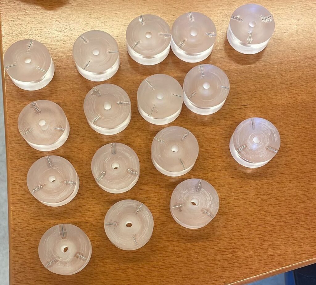 Prototipos de antena acústica de onda de fuga para localización espacial